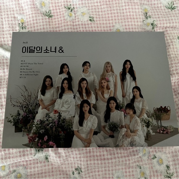KPOP Album LOONA [ & ] EP , all 4 versions , LOONA & - Picture 3 of 9